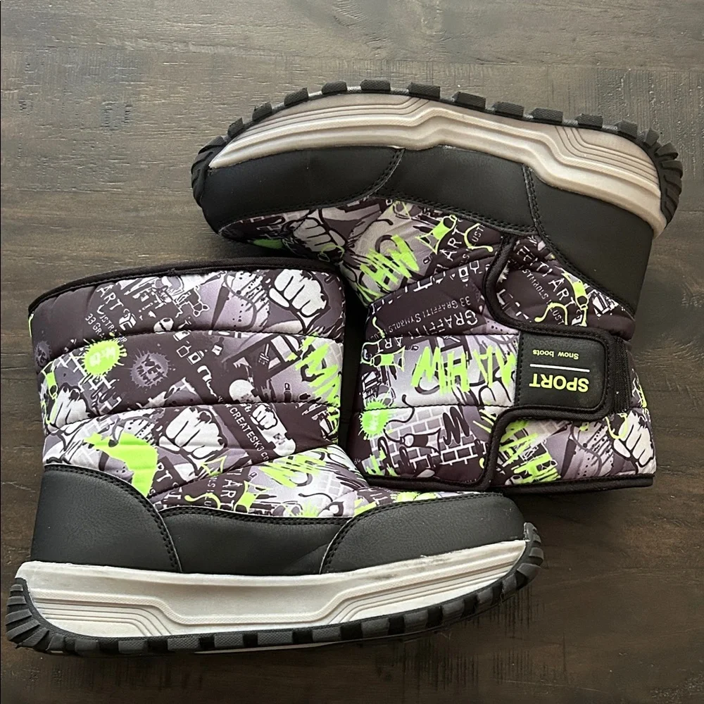 Sporto Kids Graphic Boots - Black and Neon GreenSport